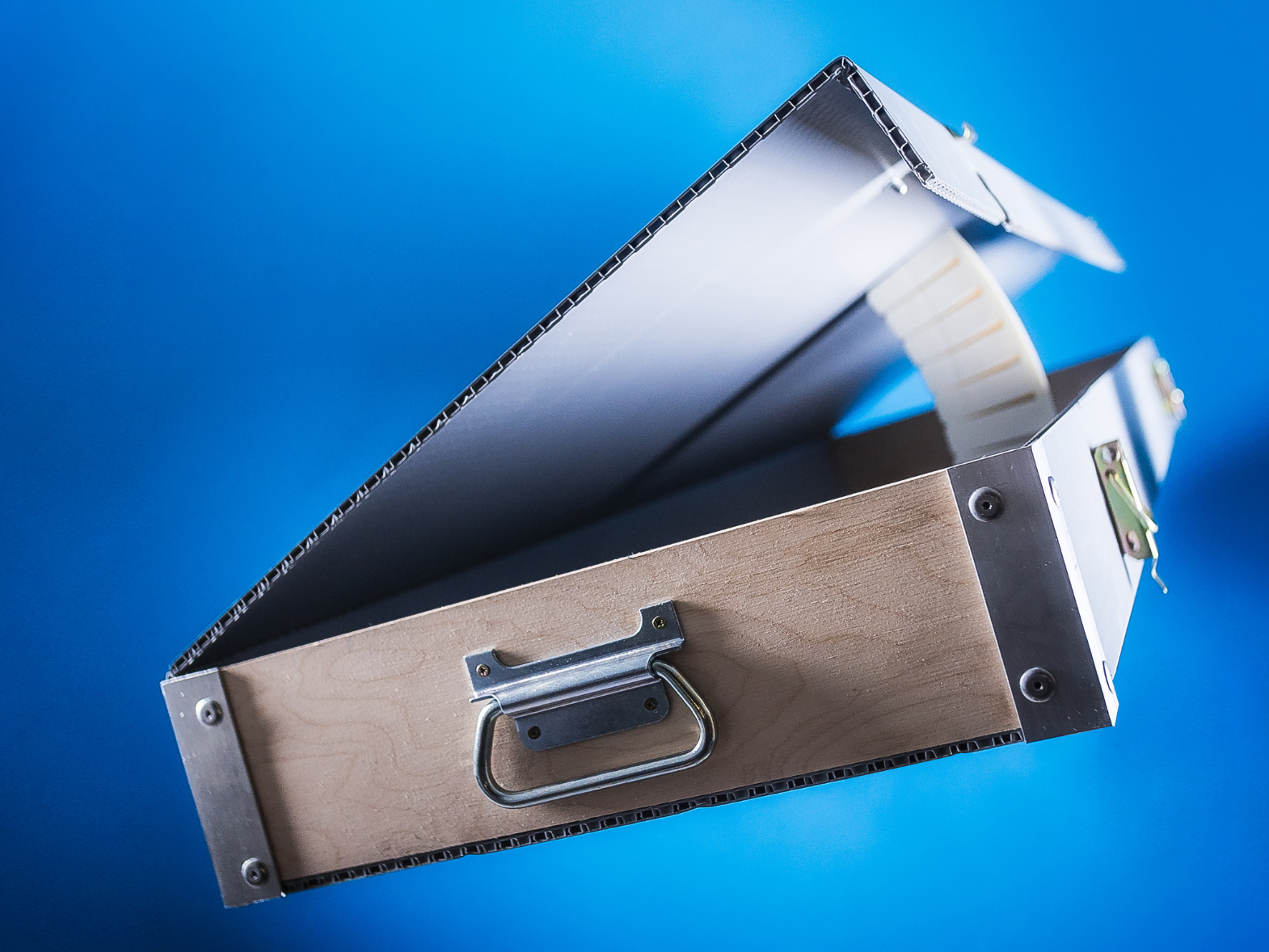 DESIGNED PACKAGING PRIVNI OBALOVA