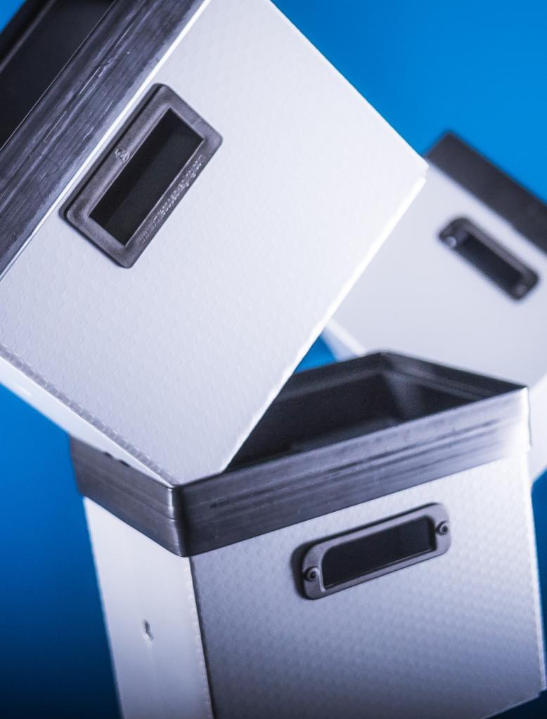 stohovatelné plastové přepravky